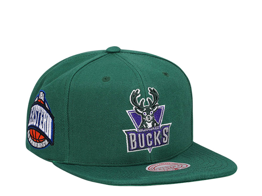 Mitchell & Ness Milwaukee Bucks Conference Patch Green Snapback Hat