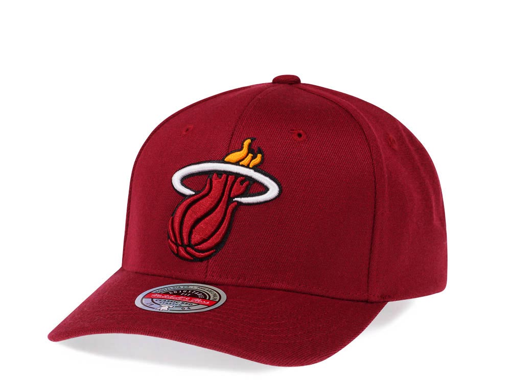 Mitchell & Ness Miami Heat Team Ground Red Line Solid Flex Snapback Cap