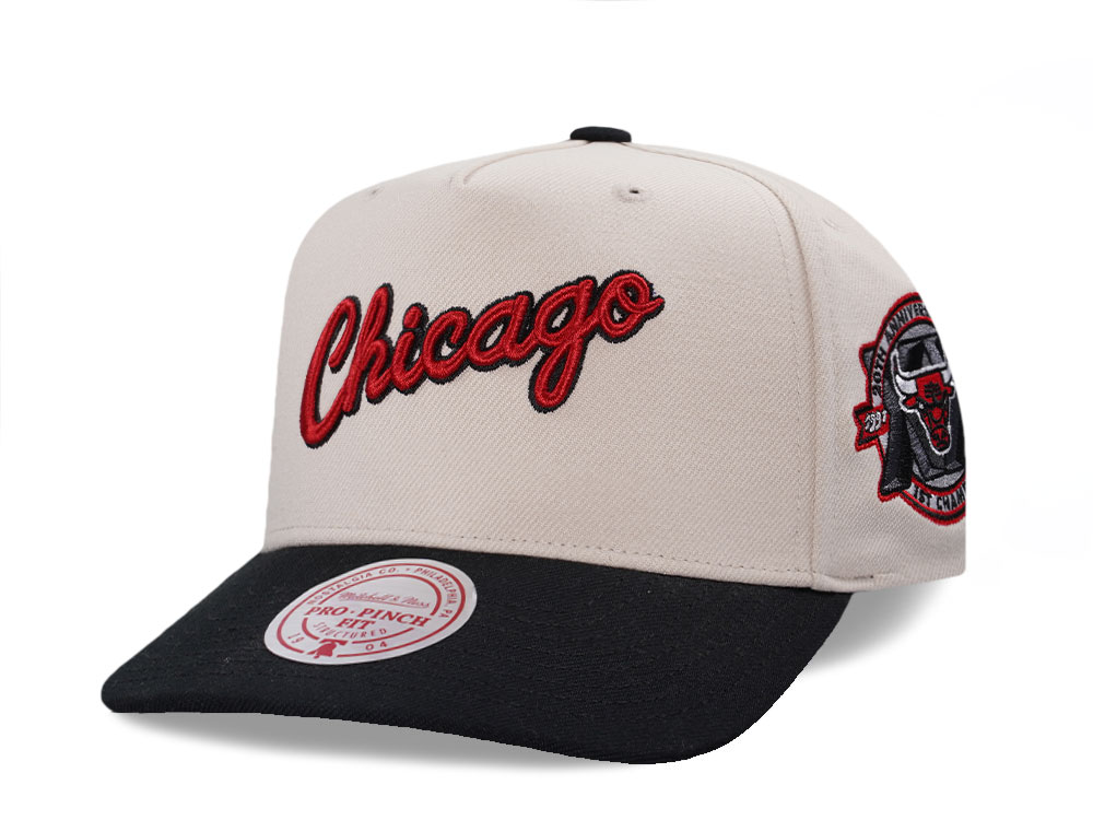 Mitchell & Ness Chicago Bulls 1st Championship Two Tone Pro Pinch A Frame Snapback Hat