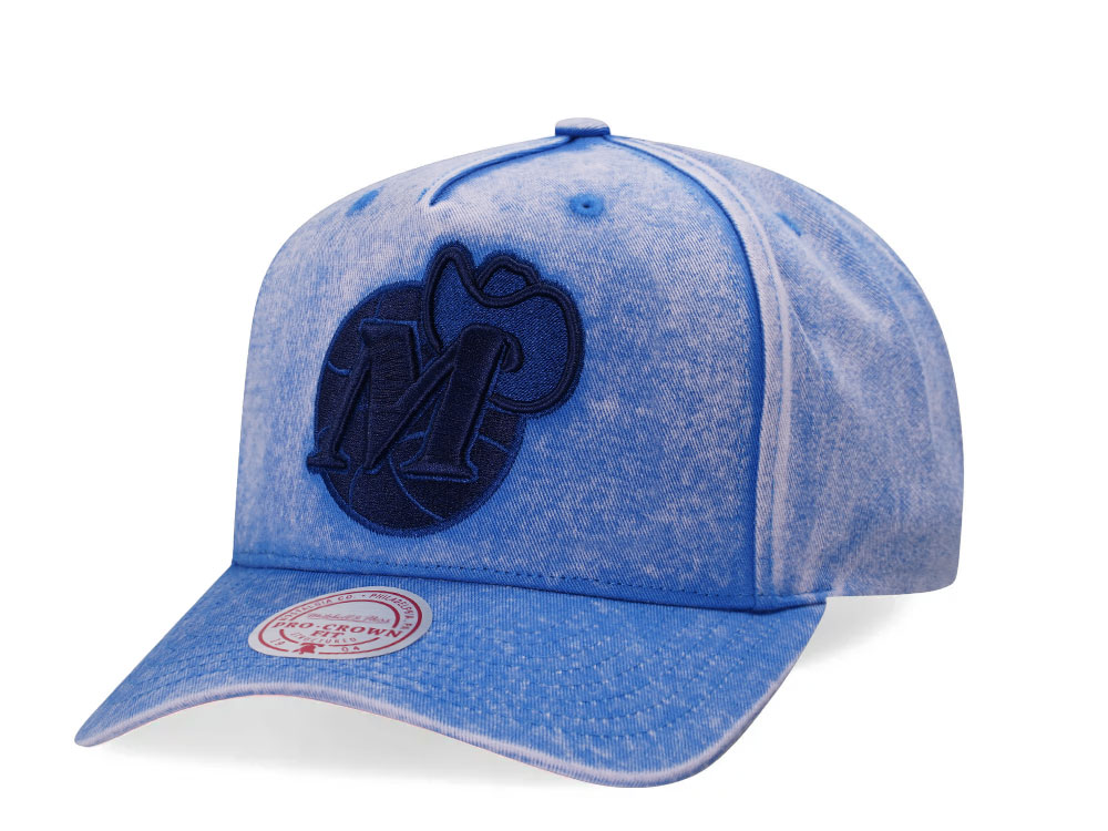 Mitchell & Ness Dallas Mavericks Washed Out Vintage Pro Crown Fit Snapback Hat